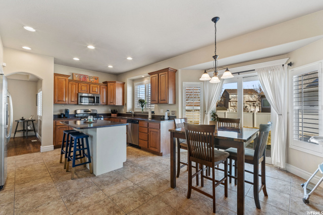 3143 S Bluff Rd, Syracuse, UT 84075 — photo 2