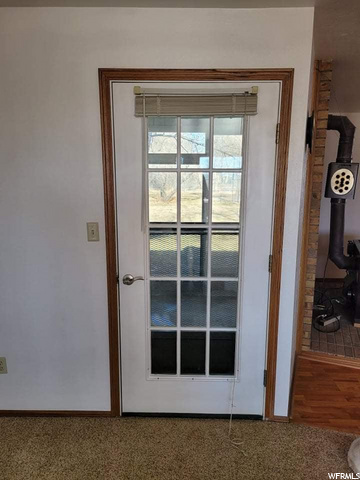 Entrance to screened patio from livingroom