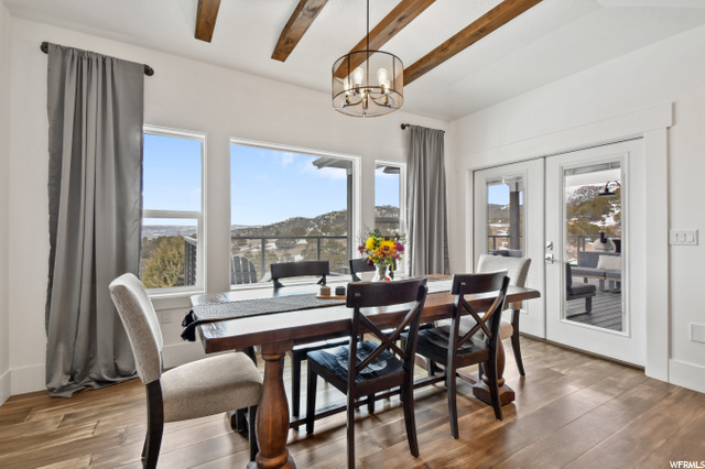 semi formal dining room