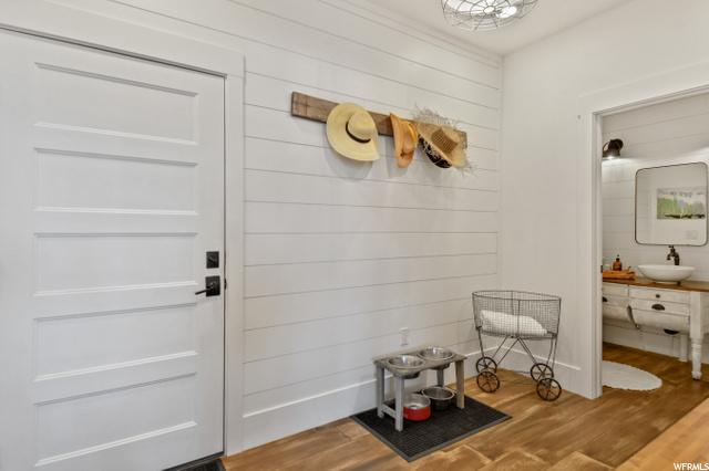 mud room