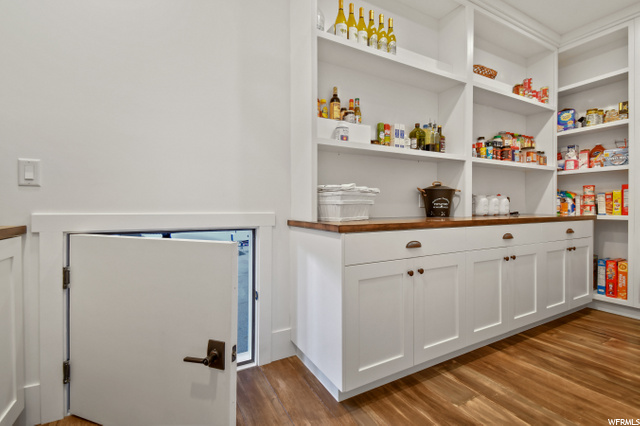 butler's pantry with grocery door