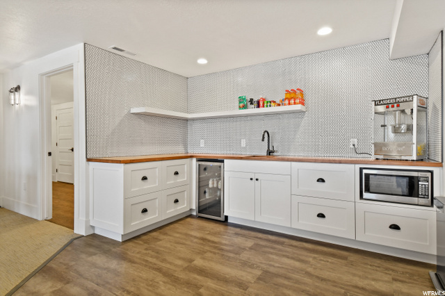 entertaining kitchenette