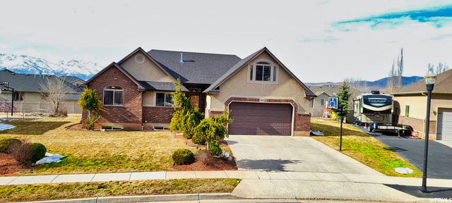 557 E RIDGELINE DR