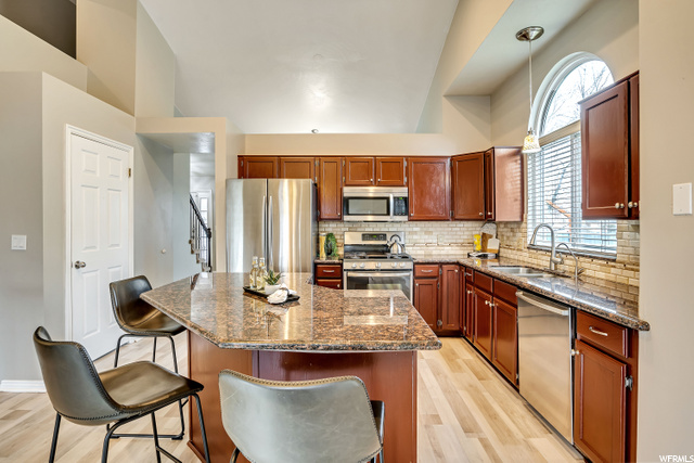550 E Apple Tree Dr, Sandy, UT 84070 — photo 5