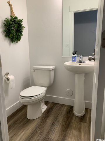1/2 Bath