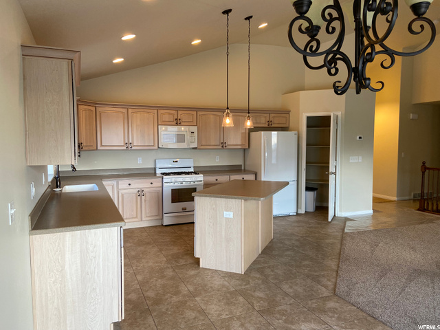 5639 S 3100 W, Roy, UT 84067 — photo 5