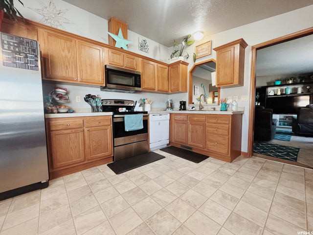 209 W 2000 S, Vernal, UT 84078 — photo 12