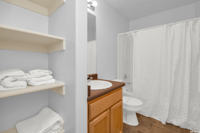 Full Upstairs Bath