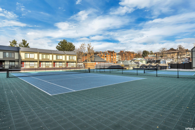 1 Tennis Court 2 Pickleball Courts