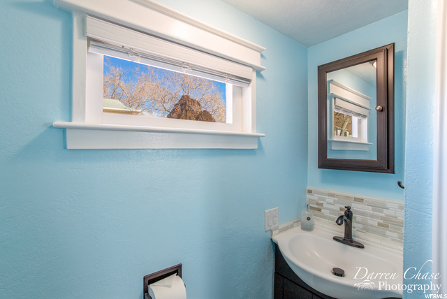1/2 bathroom