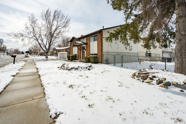 1561 N 550 W, Clinton, UT 84015 — photo 3