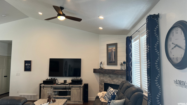 368 N 480 E, Smithfield, UT 84335 — photo 4
