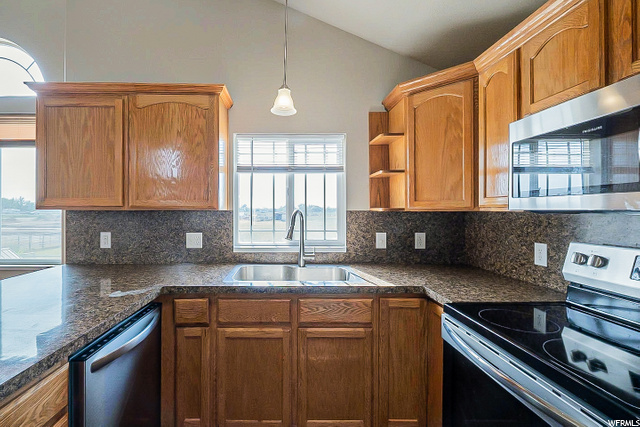 4665 S 4150 W, Roy, UT 84067 — photo 9