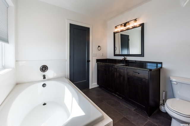 5-piece owner bath suite