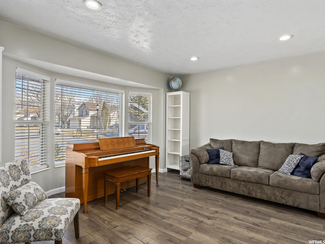 1960 E 2125 N, Layton, UT 84040 — photo 3
