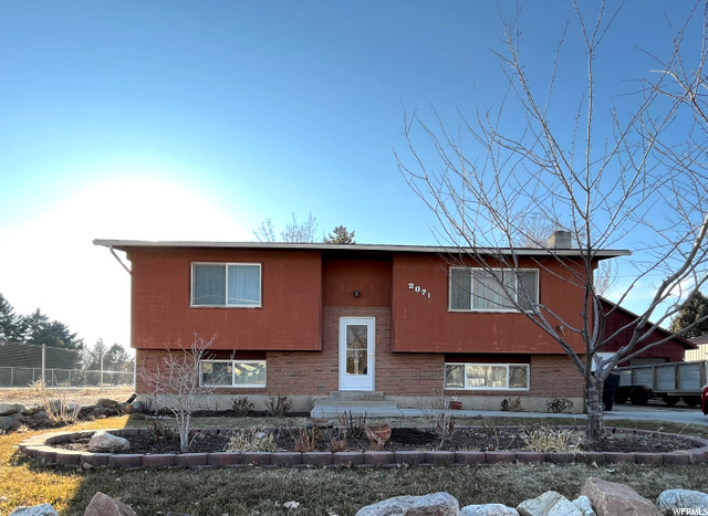 2071 N 3000 W, Clinton, UT 84015 — photo 2