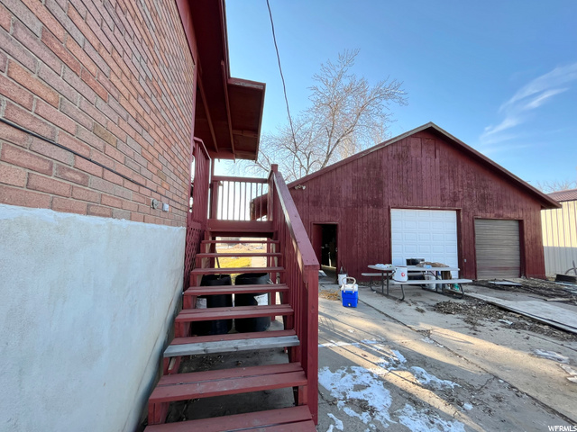 2071 N 3000 W, Clinton, UT 84015 — photo 3
