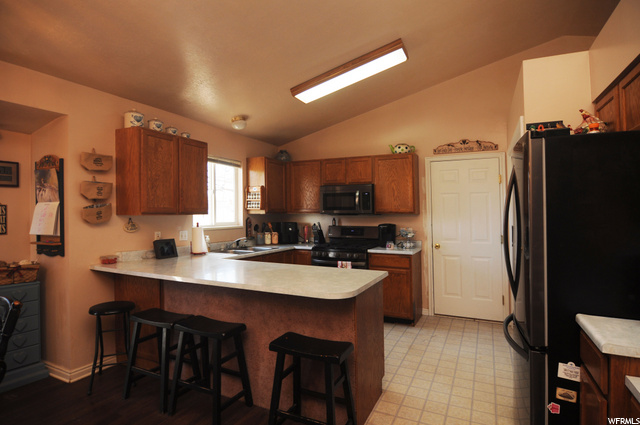 4726 S 3300 W, Roy, UT 84067 — photo 9