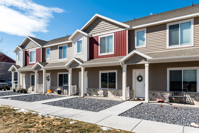 335 S 1540 E, Hyrum, UT 84319 — photo 2