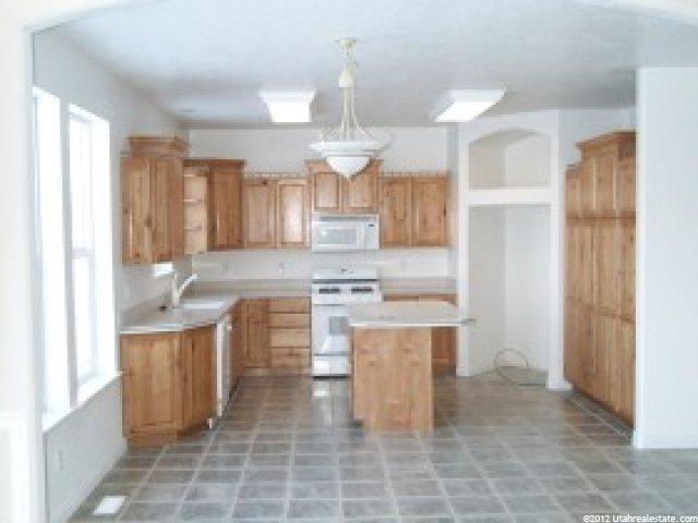 802 W 300 N, Hyrum, UT 84319 — photo 4
