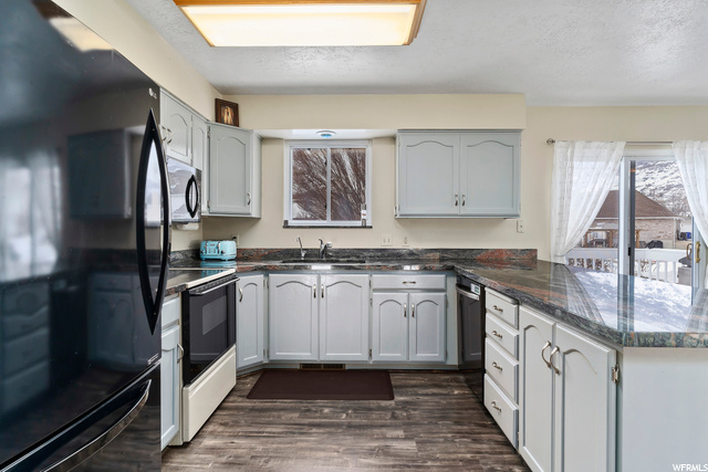 296 W 1375 N, Centerville, UT 84014 — photo 6