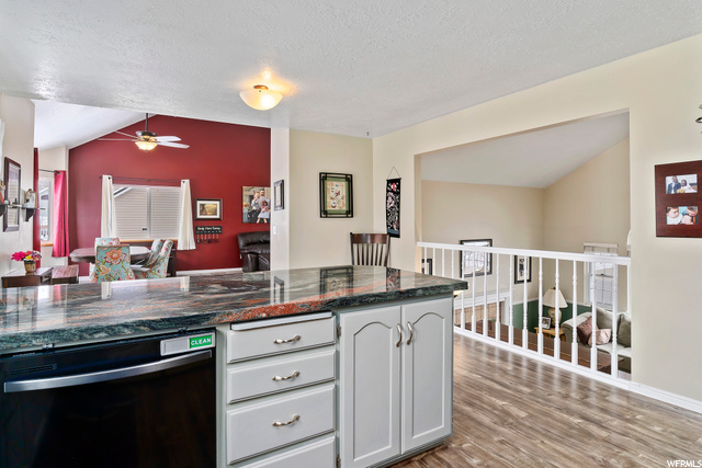 296 W 1375 N, Centerville, UT 84014 — photo 7