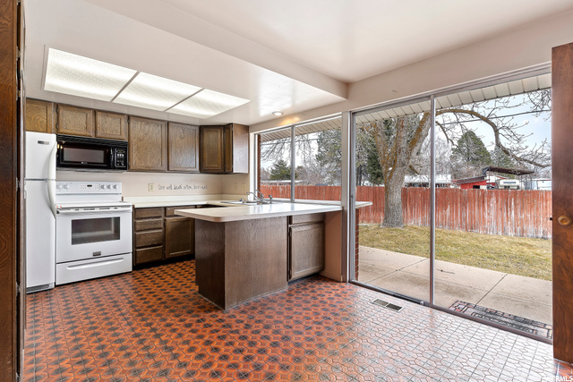 4460 S 2450 W, Roy, UT 84067 — photo 5