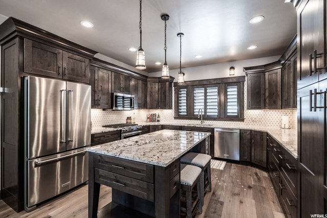Kitchen with Island