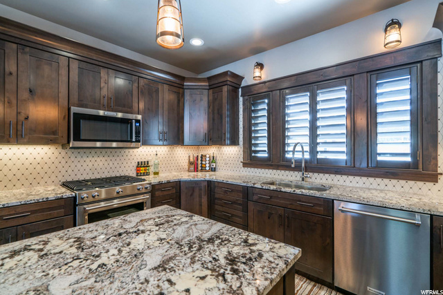 Kitchen with Island