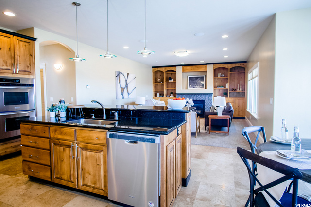 549 E E Outlook Cv, Draper, UT 84020 — photo 12