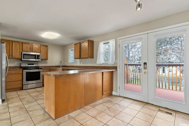 858 W 2600 N, Clinton, UT 84015 — photo 6