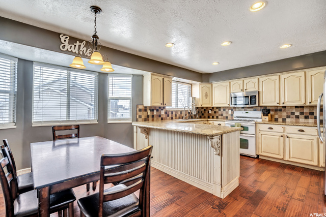 1898 N 80 E, Layton, UT 84041 — photo 10