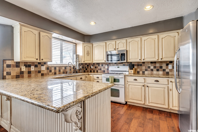 1898 N 80 E, Layton, UT 84041 — photo 9