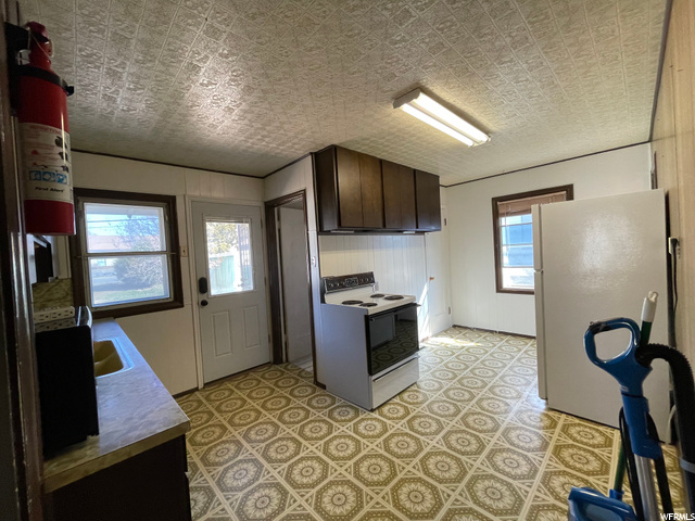 181 E North Lakeview Dr N, Clearfield, UT 84015 — photo 3
