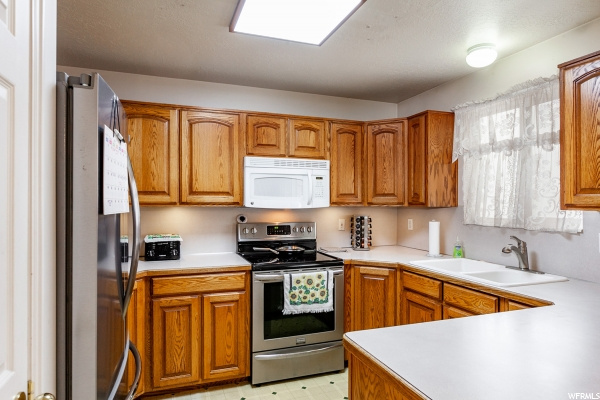 928 W 2075 N, Clinton, UT 84015 — photo 7