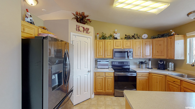 616 N 1725 W, Clinton, UT 84015 — photo 3