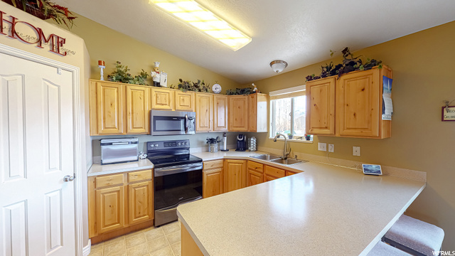 616 N 1725 W, Clinton, UT 84015 — photo 2
