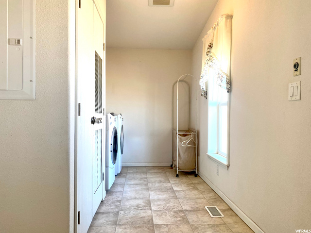 Laundry room & mud room