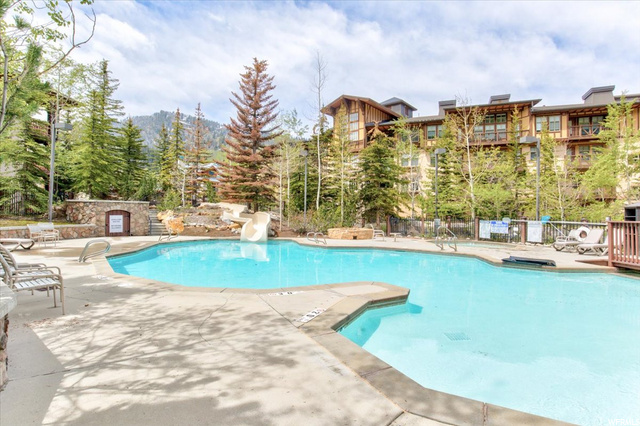 Club Solitude Pool