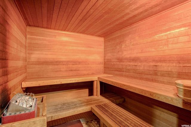 Club Solitude Men's Sauna