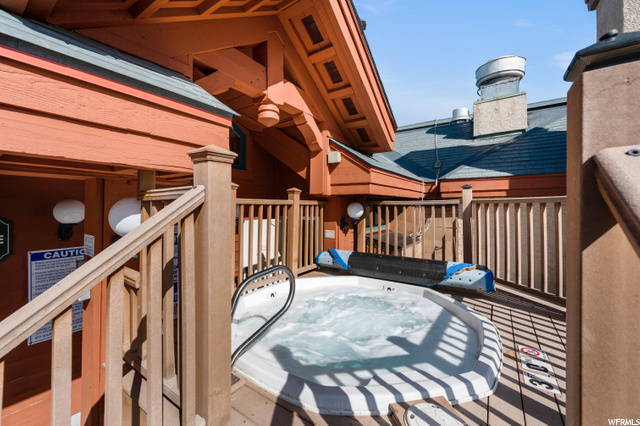 Private 4th Floor Hot Tub