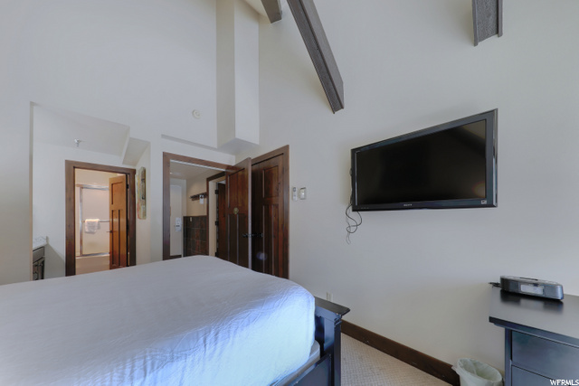 Vaulted Ceilings in Bedroom