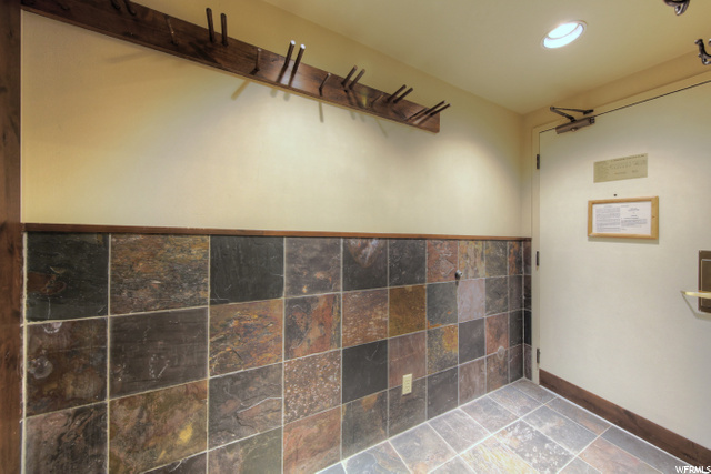 Entrance into Mud Room From Common Hall