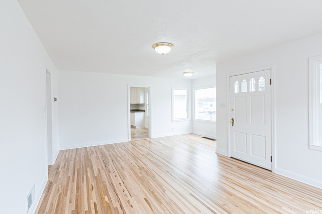 335 W 200 N, Bountiful, UT 84010 — photo 4