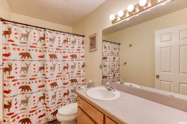 Main level full bathroom