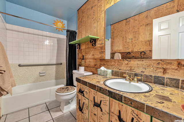 Full bath main level