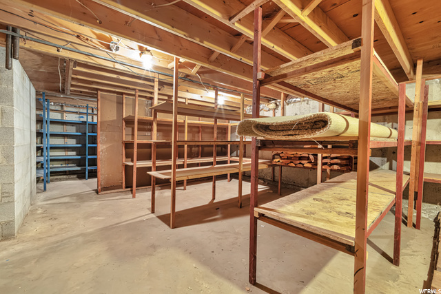 Open area/storage