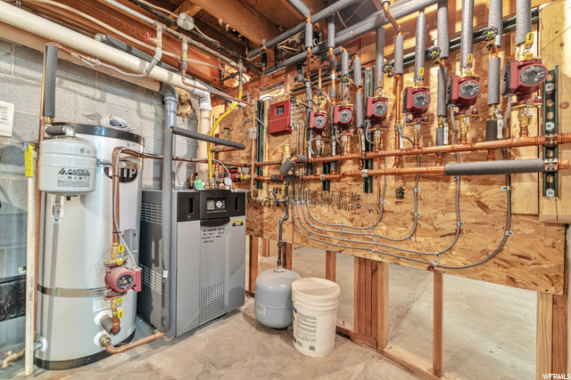 Boiler/instantaneous hot water