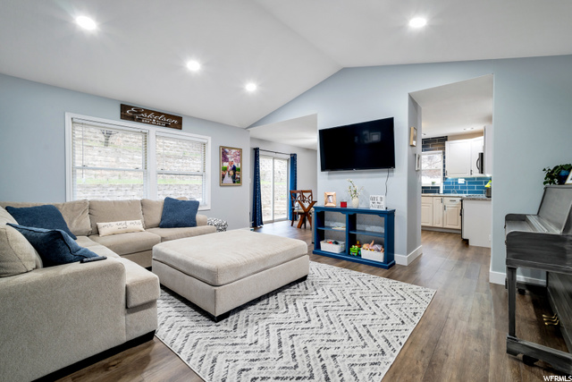 1053 E 3325 N, Layton, UT 84040 — photo 2