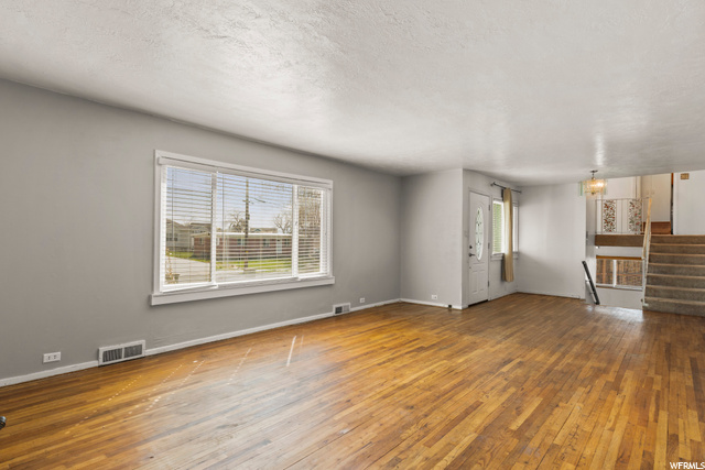 239 E Chase Ln, Centerville, UT 84014 — photo 4